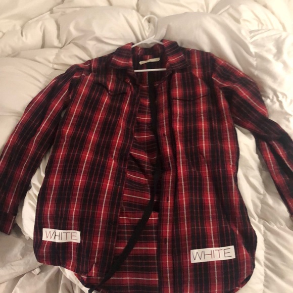 Off white shirt - Picture 2 of 3